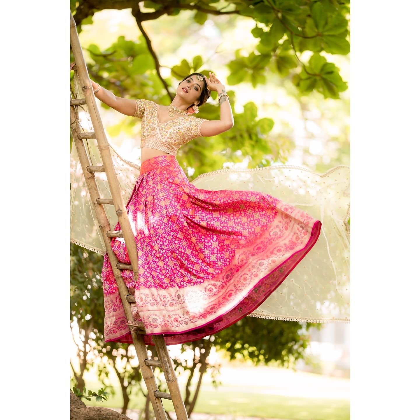 ഗ്ലാമറസ് ഫോട്ടോഷൂട്ടുമായി മസൂം ശങ്കര്‍, വൈറലായ ചിത്രങ്ങള്‍ കാണാം