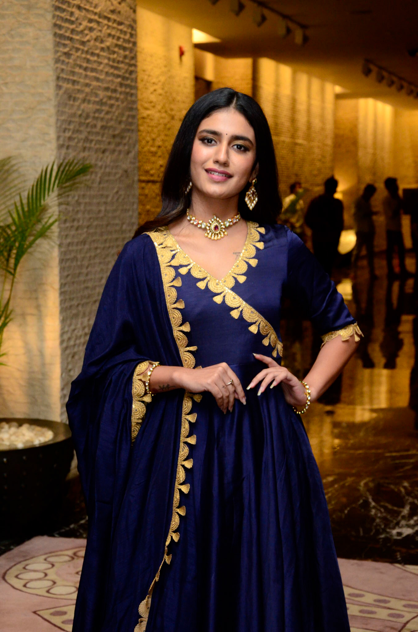 നടി പ്രിയ പ്രകാശ് വാര്യരുടെ ഏറ്റവും പുതിയ ചിത്രങ്ങള്‍ കാണാം