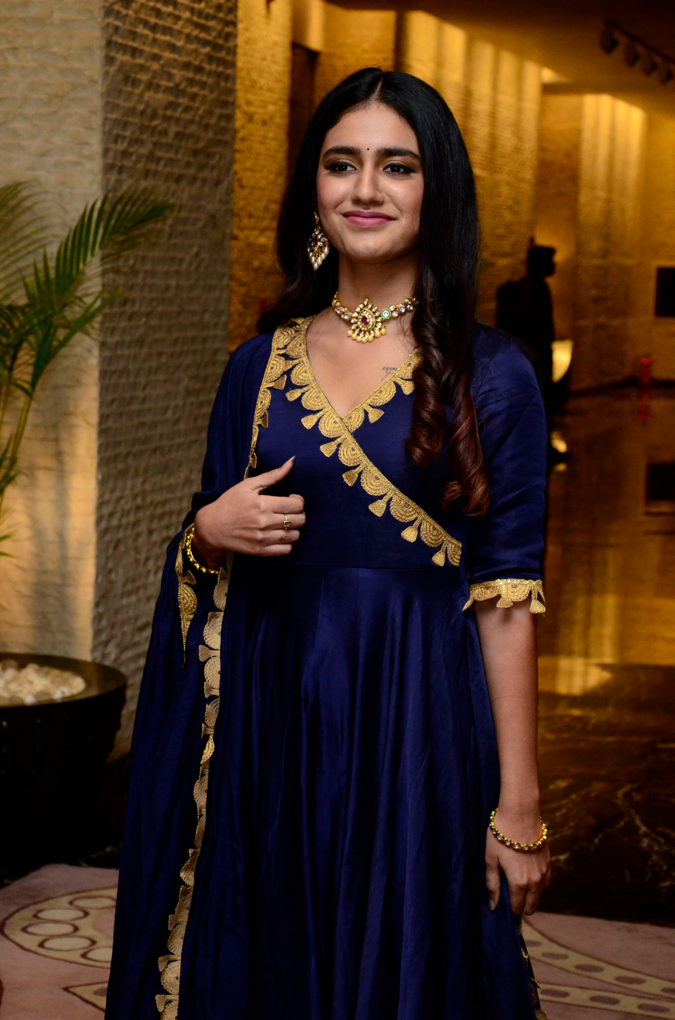 നടി പ്രിയ പ്രകാശ് വാര്യരുടെ ഏറ്റവും പുതിയ ചിത്രങ്ങള്‍ കാണാം