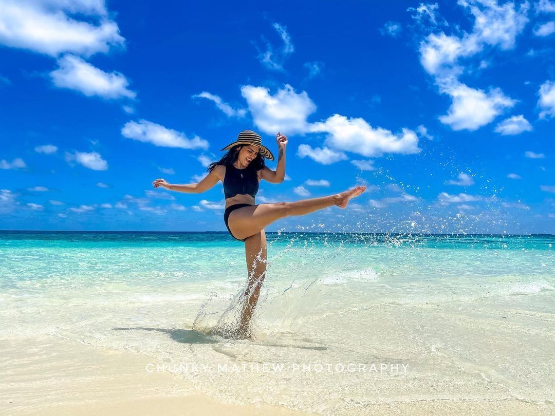 ഗ്ലാമര്‍ ലുക്കില്‍ നടി സാനിയ ഇയ്യപ്പന്‍: ചിത്രങ്ങള്‍ കാണാം