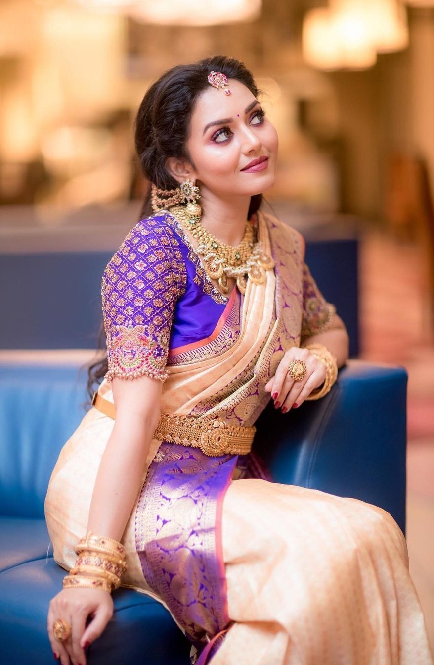 വിദ്യ പ്രദീപിന്റെ ഏറ്റവും പുതിയ ചിത്രങ്ങൾ കാണാം