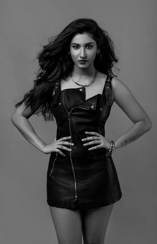 കറുപ്പിൽ ഹോട്ടായി നടി വിഷ്ണുപ്രിയ, പുതിയ ഫോട്ടോകൾ