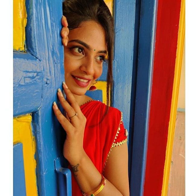 നടി അലേഖ്യ ഹരികയുടെ ഏറ്റവും പുതിയ ചിത്രങ്ങള്‍ കാണാം