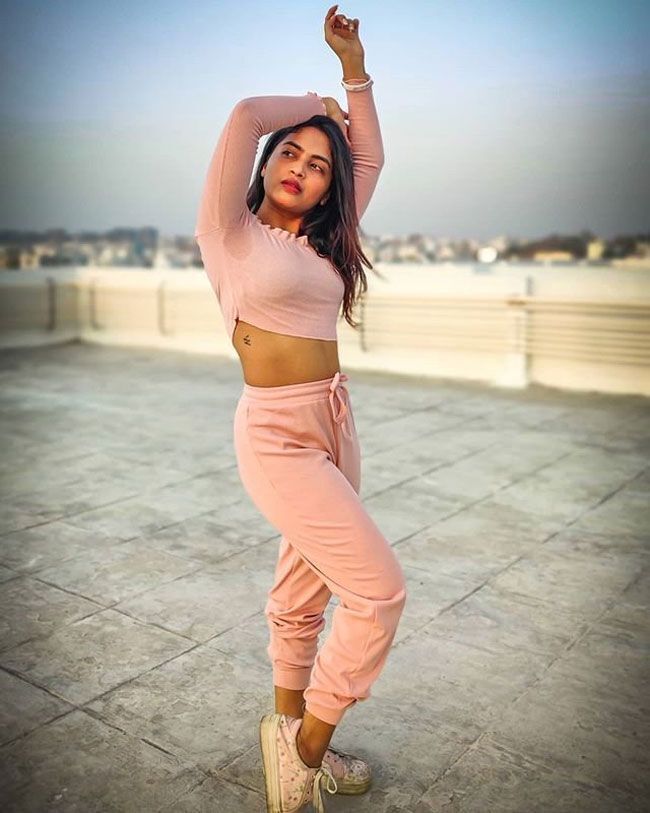 നടി അലേഖ്യ ഹരികയുടെ ഏറ്റവും പുതിയ ചിത്രങ്ങള്‍ കാണാം