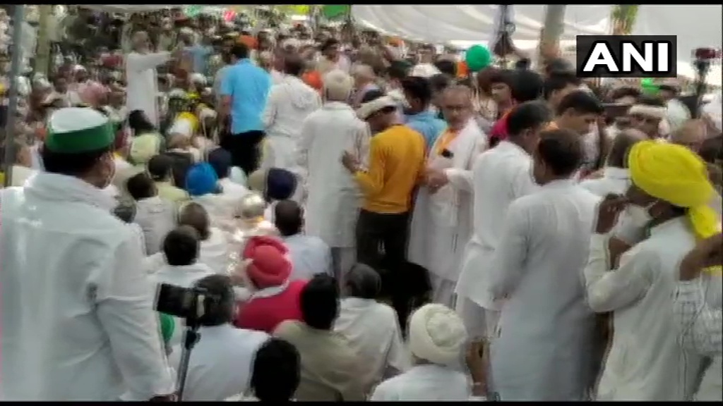 പോലീസ് അതിക്രമങ്ങള്‍ക്കെതിരെ ഹരിയാനയിലെ ഹിസാറില്‍ കര്‍ഷകര്‍ സംഘടിപ്പിച്ച പ്രതിഷേധം: ചിത്രങ്ങള്‍ കാണാം