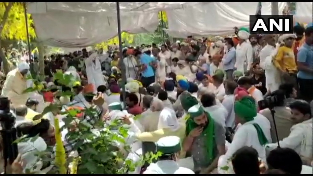 പോലീസ് അതിക്രമങ്ങള്‍ക്കെതിരെ ഹരിയാനയിലെ ഹിസാറില്‍ കര്‍ഷകര്‍ സംഘടിപ്പിച്ച പ്രതിഷേധം: ചിത്രങ്ങള്‍ കാണാം