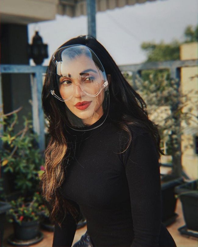 മോഹന്‍ലാലിന്റെ നീരാളിയിലെ താരത്തിന്റെ ഏറ്റവും പുതിയ ചിത്രങ്ങള്‍