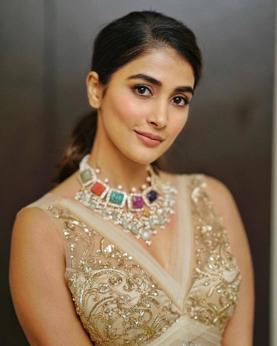 ബോൾഡ് ആന്റ് ബ്യൂട്ടിഫുൾ.. അല്ലുവിന്റെ നായിക പൂജ ഹെഗ്ഡേയുടെ ഏറ്റവും പുതിയ ഫോട്ടോകൾ