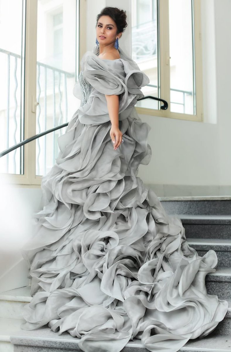 പുതിയ ലുക്കില്‍ നടി ഹുമാ ഖുറേഷി; വൈറലായ ഏറ്റവും പുതിയ ചിത്രങ്ങള്‍ കാണാം