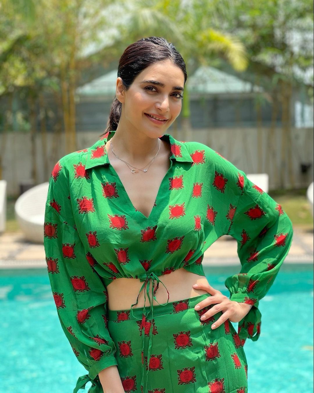 സൂപ്പർ കൂൾ ലുക്കിൽ കരിഷ്മ തന്ന,നടിയുടെ പുതിയ ചിത്രങ്ങൾ