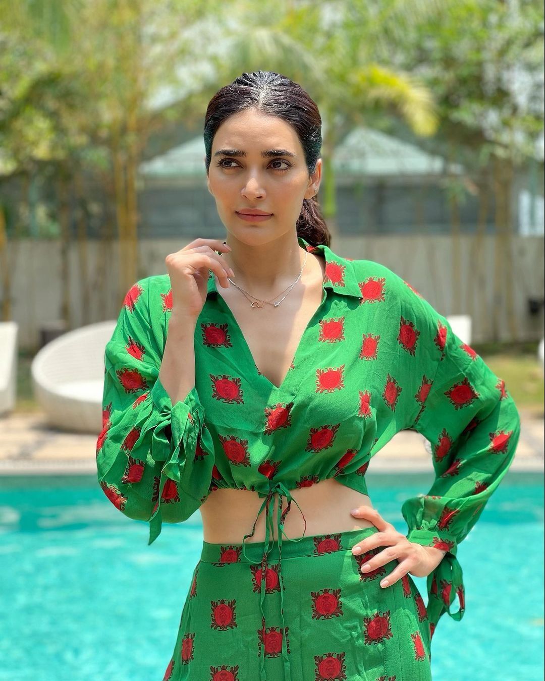 സൂപ്പർ കൂൾ ലുക്കിൽ കരിഷ്മ തന്ന,നടിയുടെ പുതിയ ചിത്രങ്ങൾ