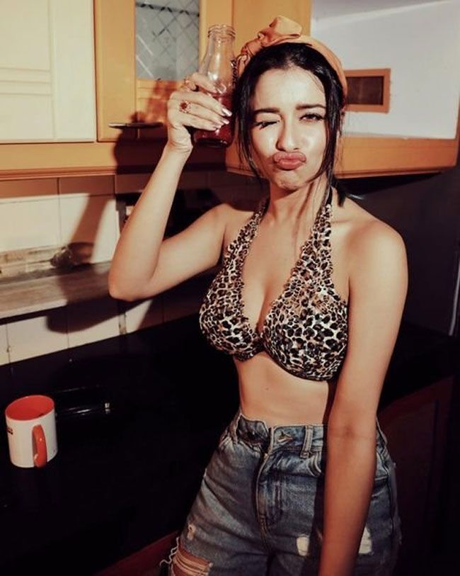 മധുരിമയുടെ കിടിലന്‍ ചിത്രങ്ങള്‍ കാണാം