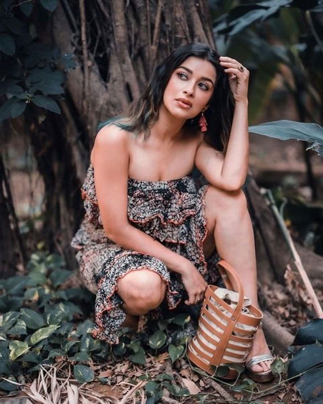 മധുരിമയുടെ കിടിലന്‍ ചിത്രങ്ങള്‍ കാണാം