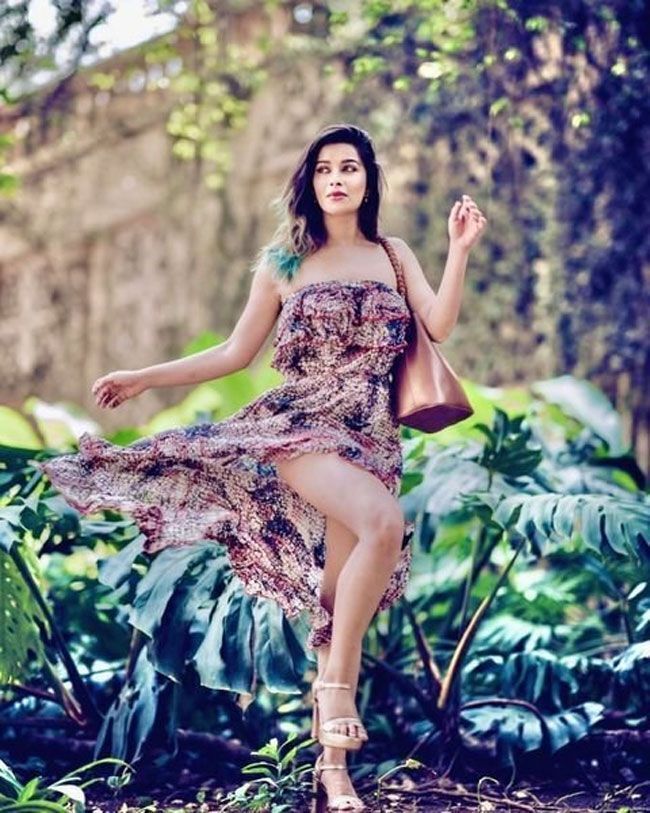 മധുരിമയുടെ കിടിലന്‍ ചിത്രങ്ങള്‍ കാണാം