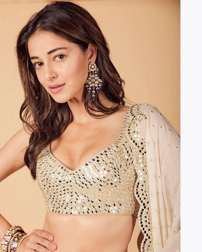 സ്റ്റൈലിഷ് ആയി നടി അനന്യ പാണ്ഡേ, ഏറ്റവും പുതിയ ചിത്രങ്ങൾ