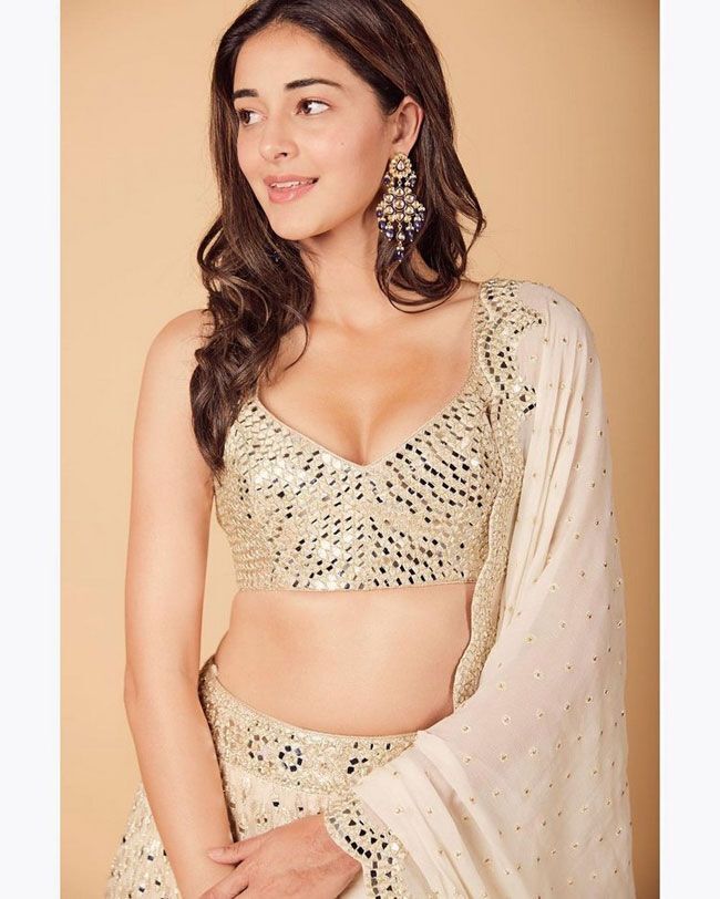 സ്റ്റൈലിഷ് ആയി നടി അനന്യ പാണ്ഡേ, ഏറ്റവും പുതിയ ചിത്രങ്ങൾ