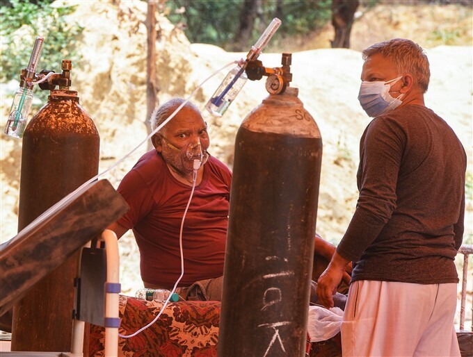 കൊവിഡ് രോഗികൾക്കായി ഹേംകുന്ത് ഫൗണ്ടഷൻ സൗജന്യ ഓക്സിജൻ എത്തിച്ചപ്പോൾ-ചിത്രങ്ങൾ