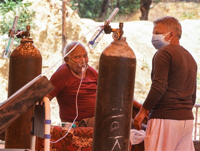 Covid-19 2nd wave: COVID-19 patient receives free oxygen by Hemkunt Foundation in Gurugram