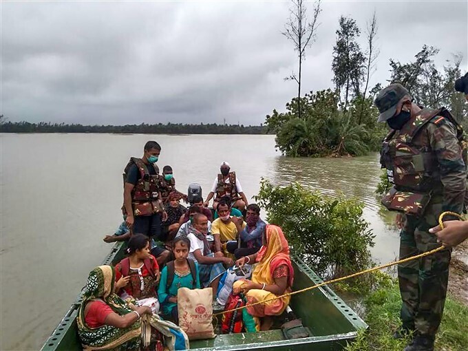 നാശം വിതച്ച് യാസ് ചുഴലിക്കാറ്റ്.. ബംഗാളിൽ എൻഡിആർഎഫ് സംഘത്തിന്റെ നേതൃത്വത്തിലുളള രക്ഷാപ്രവർത്തനം..ചിത്രങ്ങൾ