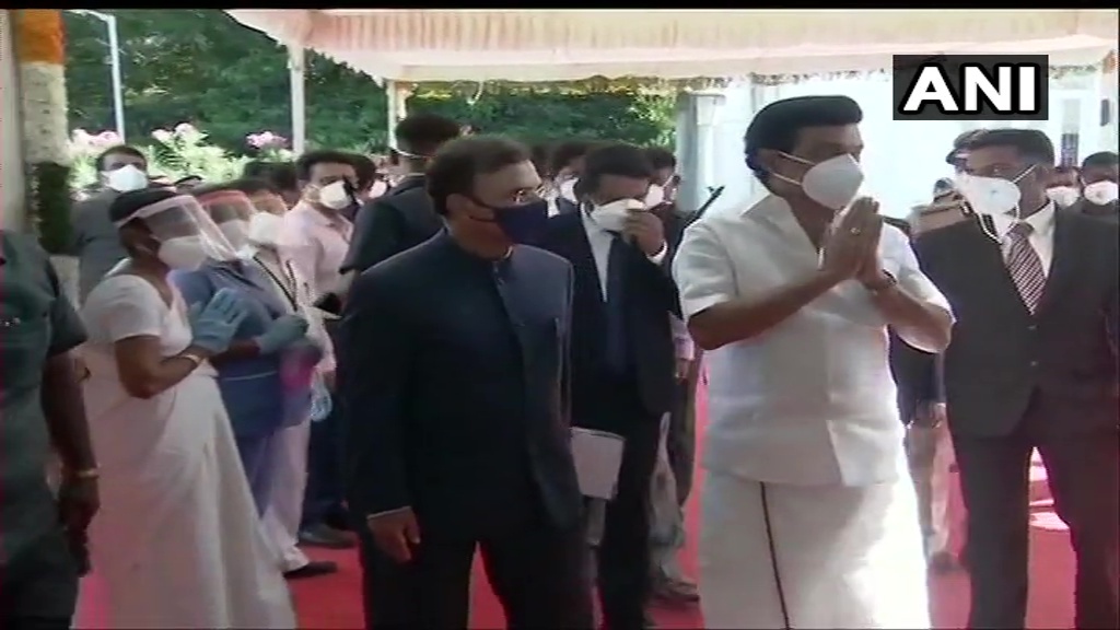 തമിഴ്‌നാട്ടില്‍ ഇനി പുതുയുഗം; എംകെ സ്റ്റാലിന്‍ മുഖ്യമന്ത്രിയായി സത്യപ്രതിജ്ഞ ചെയ്തു- ചിത്രങ്ങള്‍ കാണാം