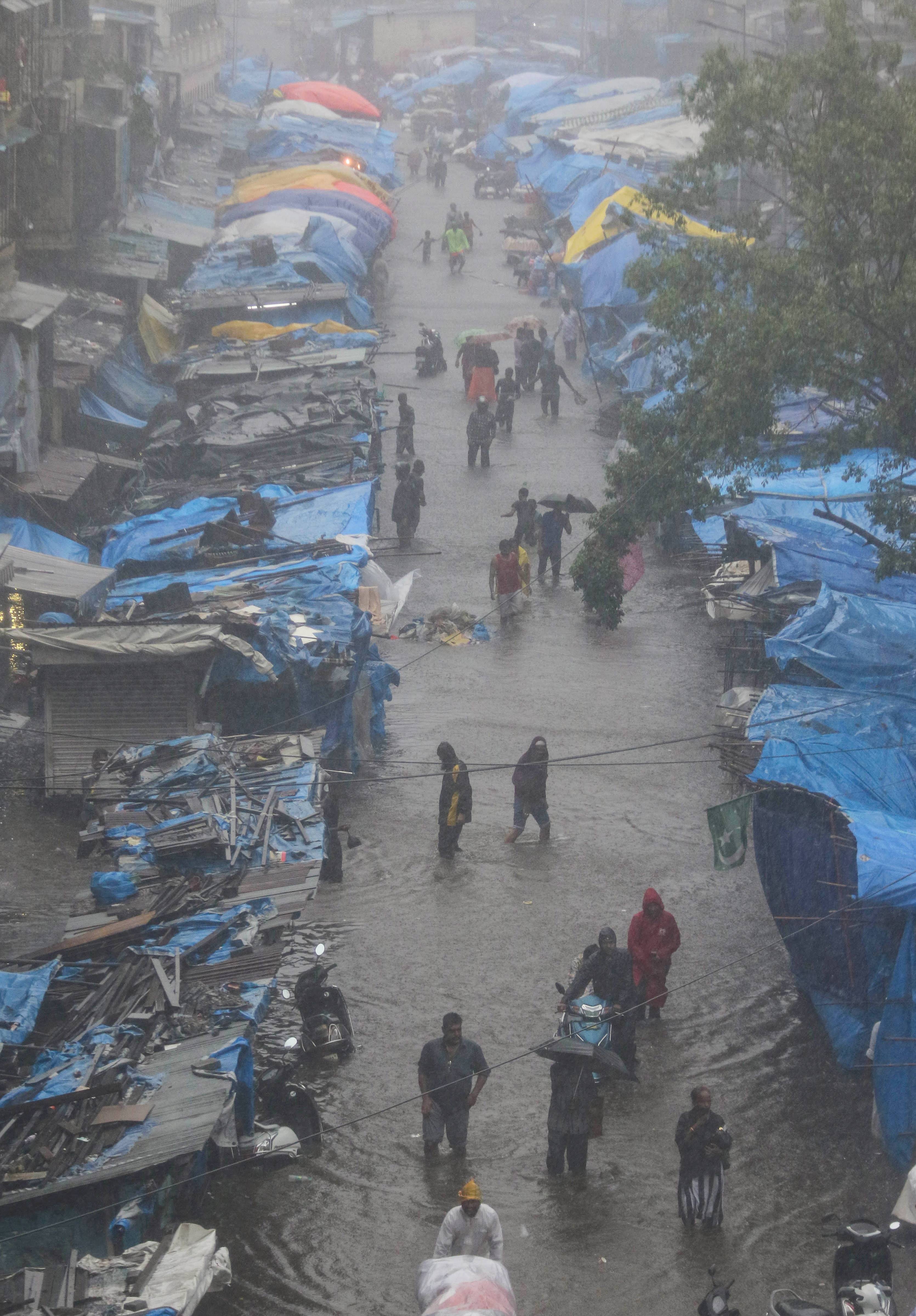 മുംബൈയില്‍ കനത്ത മഴ- ചിത്രങ്ങള്‍