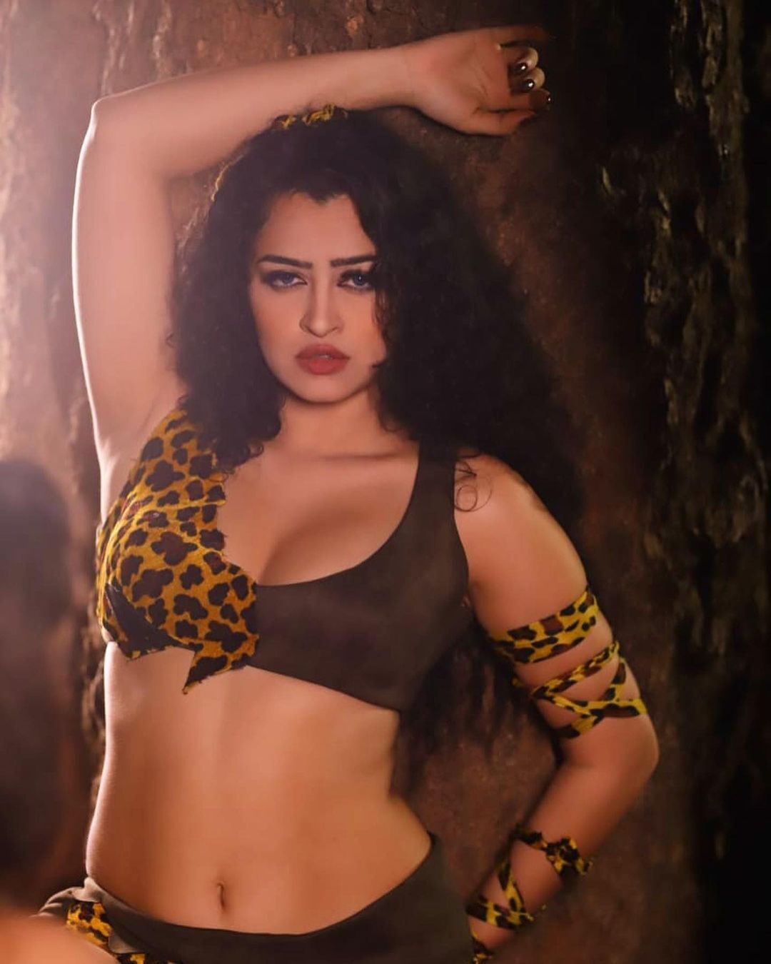 ഹോട്ട് ആന്റ് ഗ്ലാമറസായി നടി അപ്സര റാണി, ഫോട്ടോകൾ കാണാം