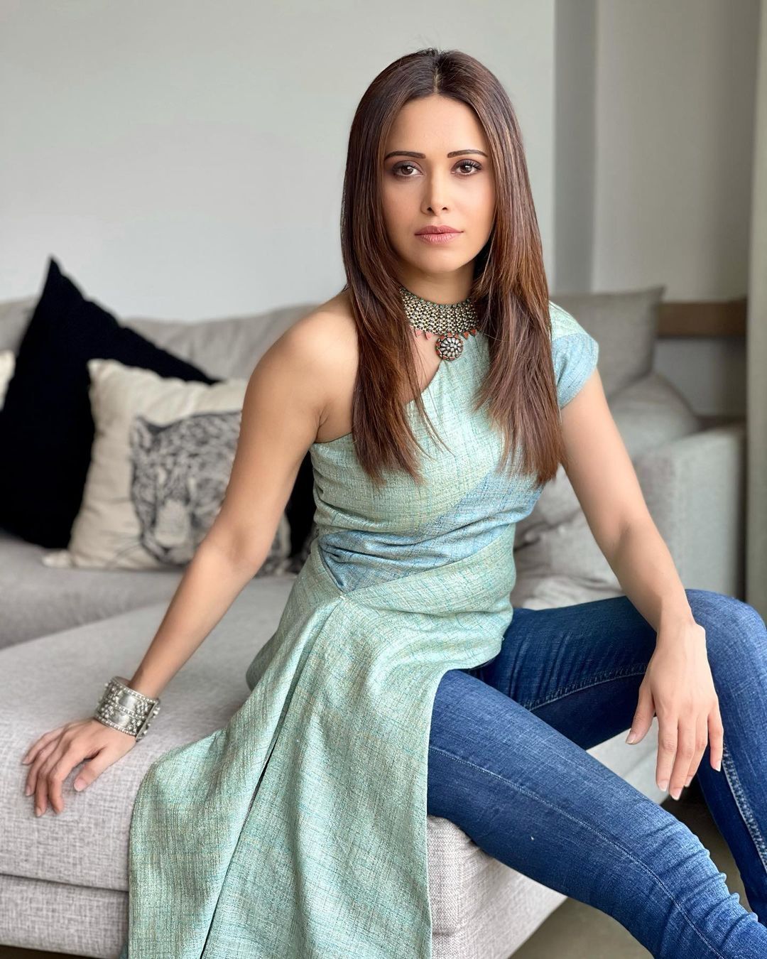 ഗ്ലാമർ ലുക്കിൽ നടി നുസ്രത്ത് ബറൂച്ചയുടെ ചിത്രങ്ങൾ കാണാം