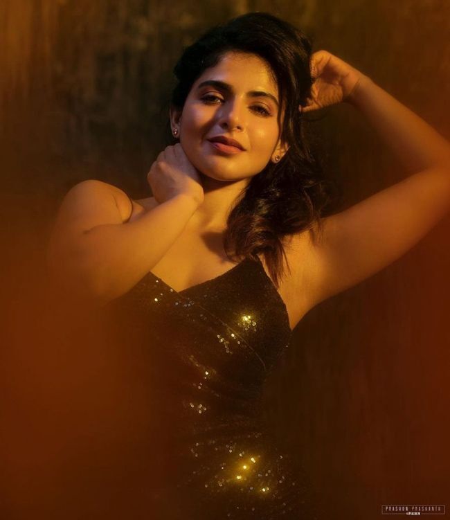 ഐശ്വര്യ  മേനോന്‍റെ പുതിയ ചിത്രങ്ങള്‍ കാണാം