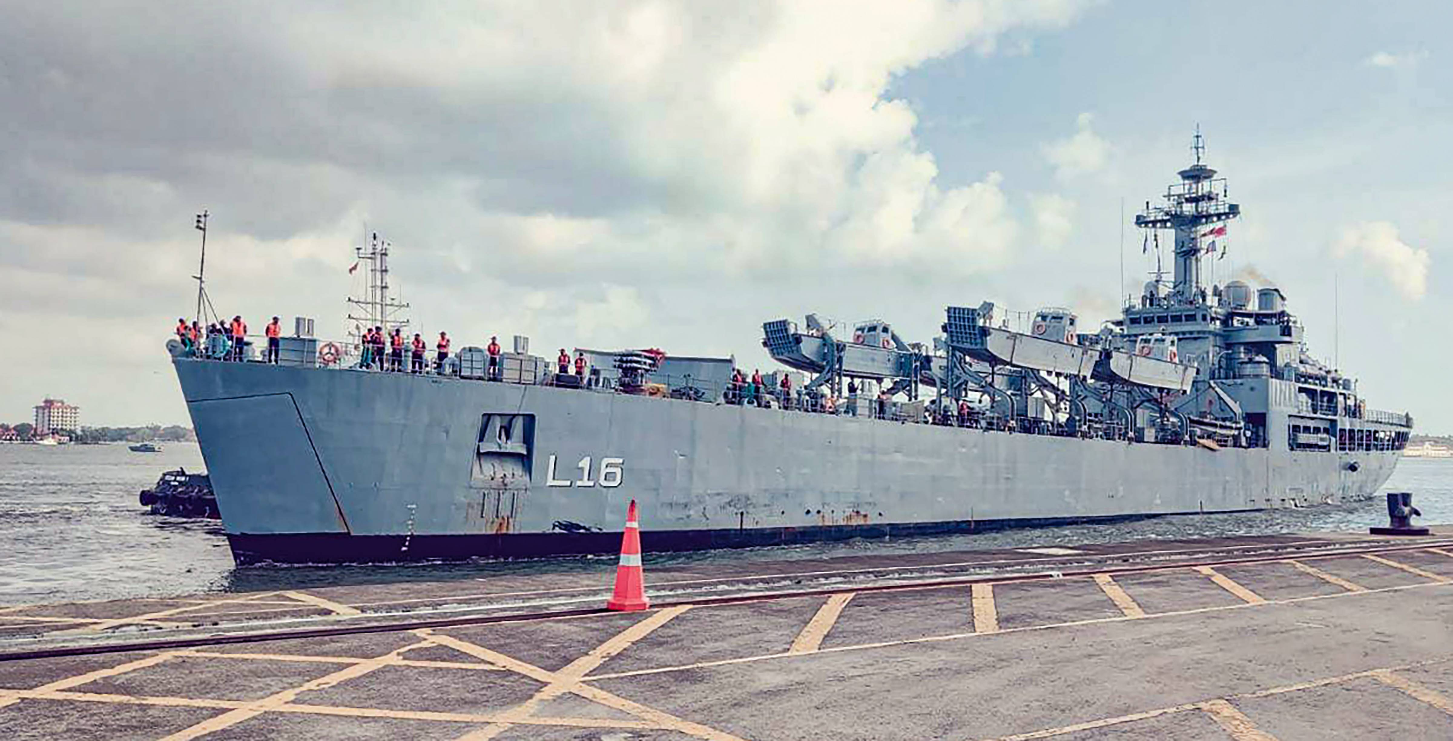INS Shardul with 80 metric tons of oxygen arrives At Kochi Port
