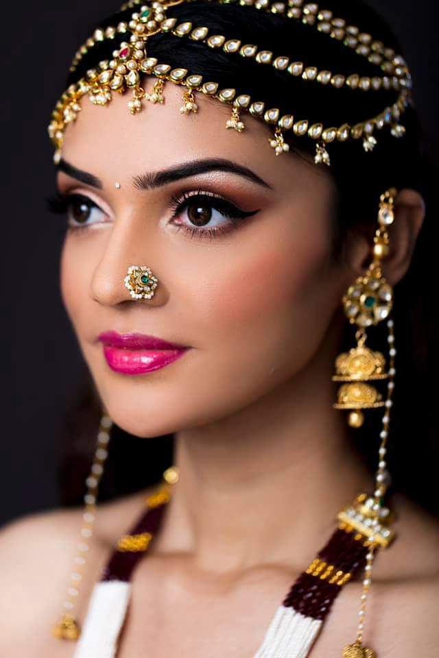 പുതിയ ലുക്കില്‍ തിളങ്ങി നിമിക രത്‌നാകര്‍; വൈറലായ ചിത്രങ്ങള്‍ കാണാം