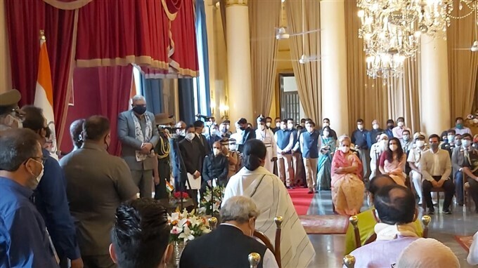 ബംഗാൾ മുഖ്യമന്ത്രിയായി മമത ബാനർജി സത്യപ്രതിജ്ഞ ചെയ്തു, ചിത്രങ്ങൾ കാണാം