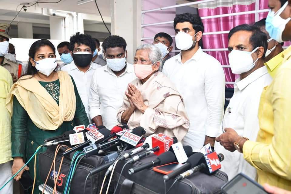 MLC N Lokesh visits Dr Sudhakar's Family And Slams AP Govt