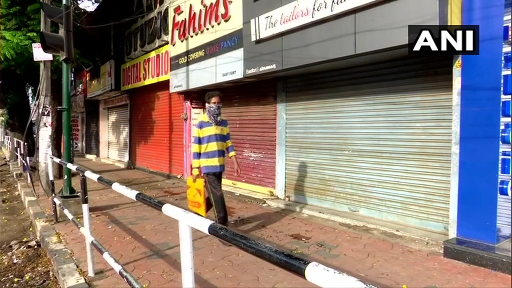 കേരളം ലോക്ക് ഡൗണിൽ, ചിത്രങ്ങൾ കാണാം