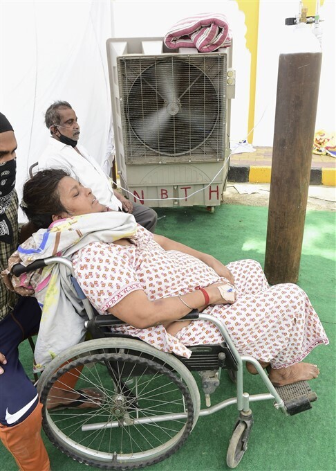 കൊവിഡ് രോഗികള്‍ക്ക് സൗജന്യ ഓക്‌സിജന്‍ നല്‍കി ഗാസിയാബാദിലെ ഗുരുദ്വാര, ചിത്രങ്ങള്‍ കാണാം