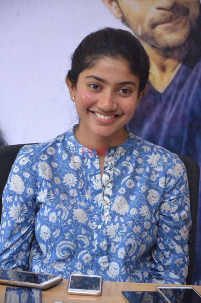 നാടന്‍ സുന്ദരിയായി തിളങ്ങി സായ് പല്ലവി; പുതിയ ചിത്രങ്ങള്‍ ഏറ്റെടുത്ത് സോഷ്യല്‍ മീഡിയ