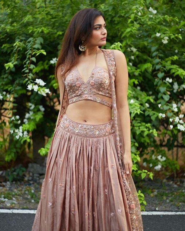 കിടിലന്‍ ലുക്കില്‍ ആരതി വെങ്കിടേഷ്, പുതിയ ചിത്രങ്ങള്‍ കാണാം