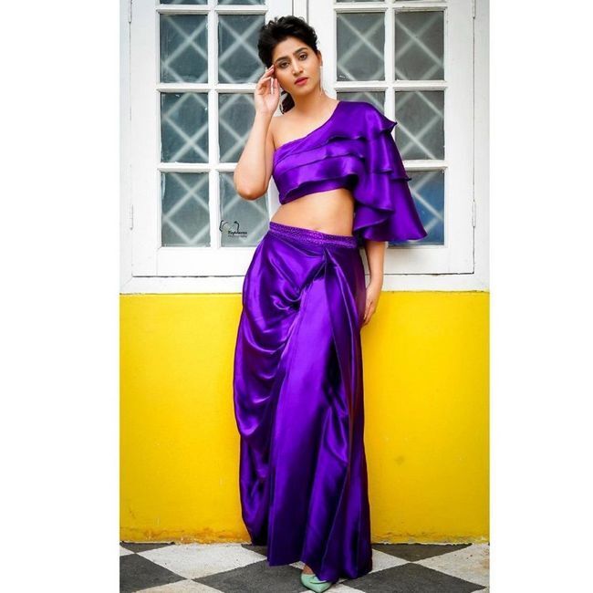 വര്‍ഷിനി സൗന്ദര്‍രാജന്‍റെ ഏറ്റവും പുതിയ ചിത്രങ്ങള്‍ കാണാം