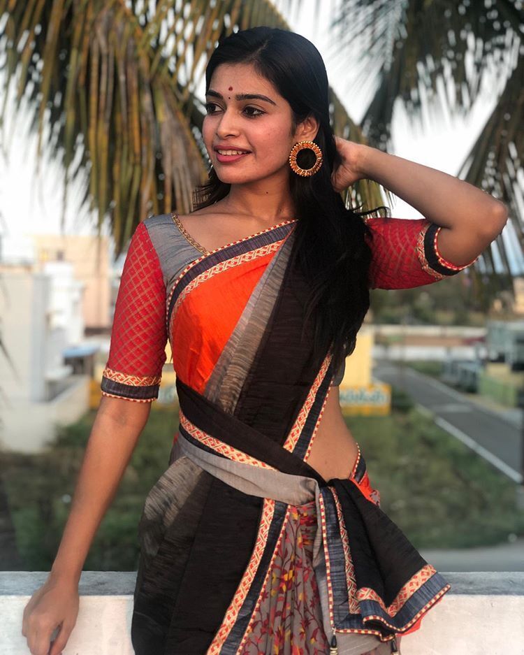 സാരിയിൽ സുന്ദരിയായി ദർഷ ഗുപ്ത- ചിത്രങ്ങൾ കാണാം