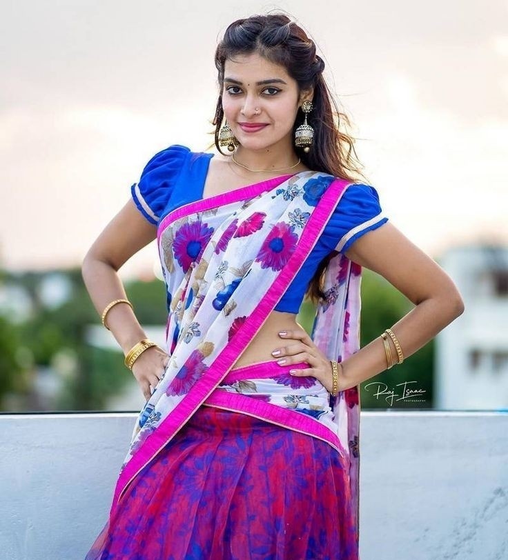 സാരിയിൽ സുന്ദരിയായി ദർഷ ഗുപ്ത- ചിത്രങ്ങൾ കാണാം