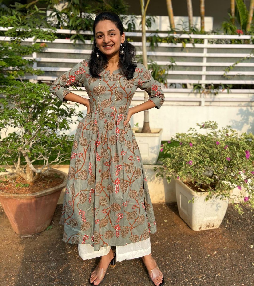 അതി സുന്ദരിയായി നടി എസ്തര്‍ അനില്‍: താരത്തിന്റെ ഏറ്റവും പുതിയ ചിത്രങ്ങള്‍ കാണാം