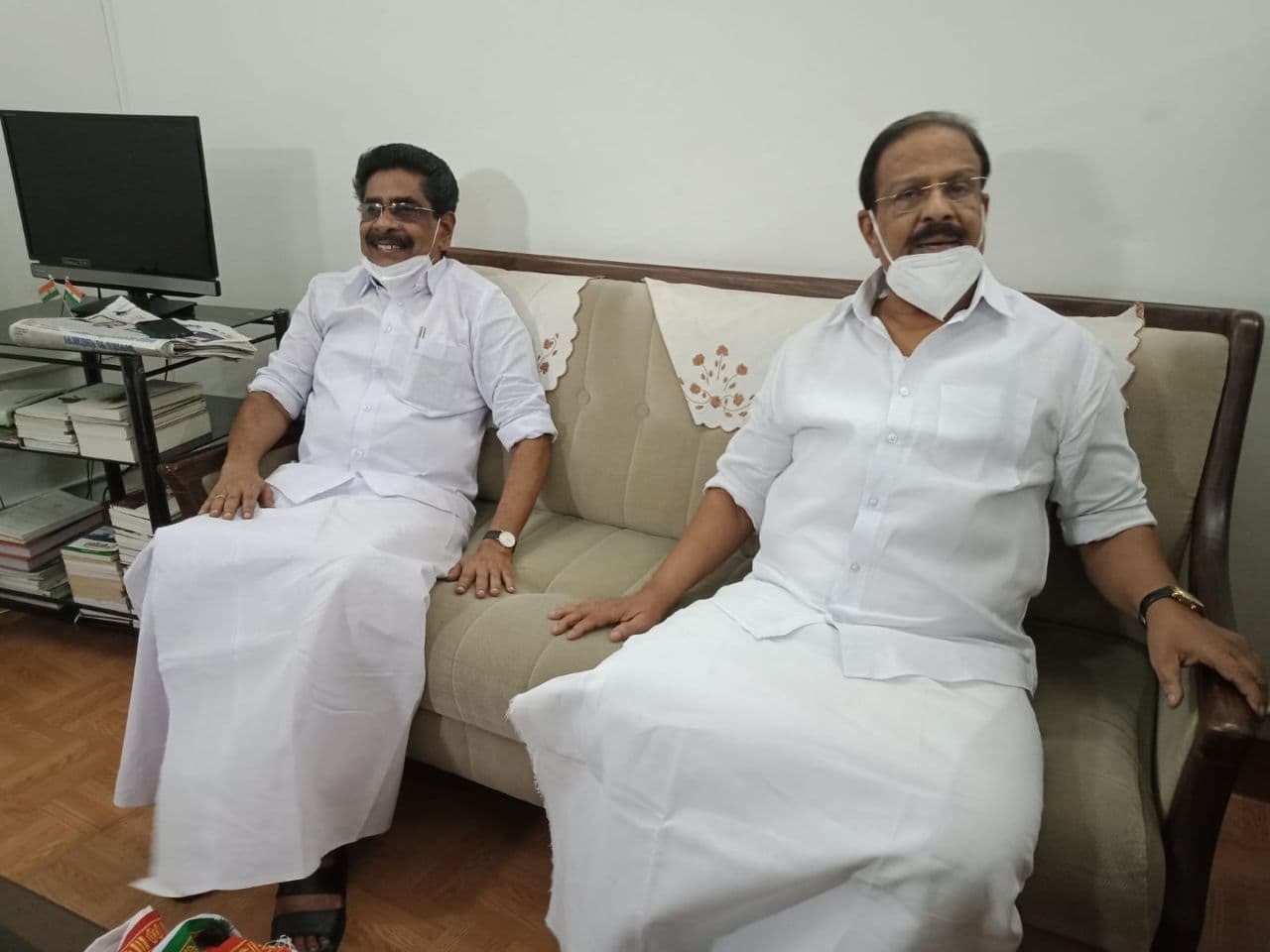 മുല്ലപ്പള്ളി രാമചന്ദ്രനെ കാണാനെത്തി കെപിസിസി പ്രസിഡന്റ് കെ സുധാകരന്‍