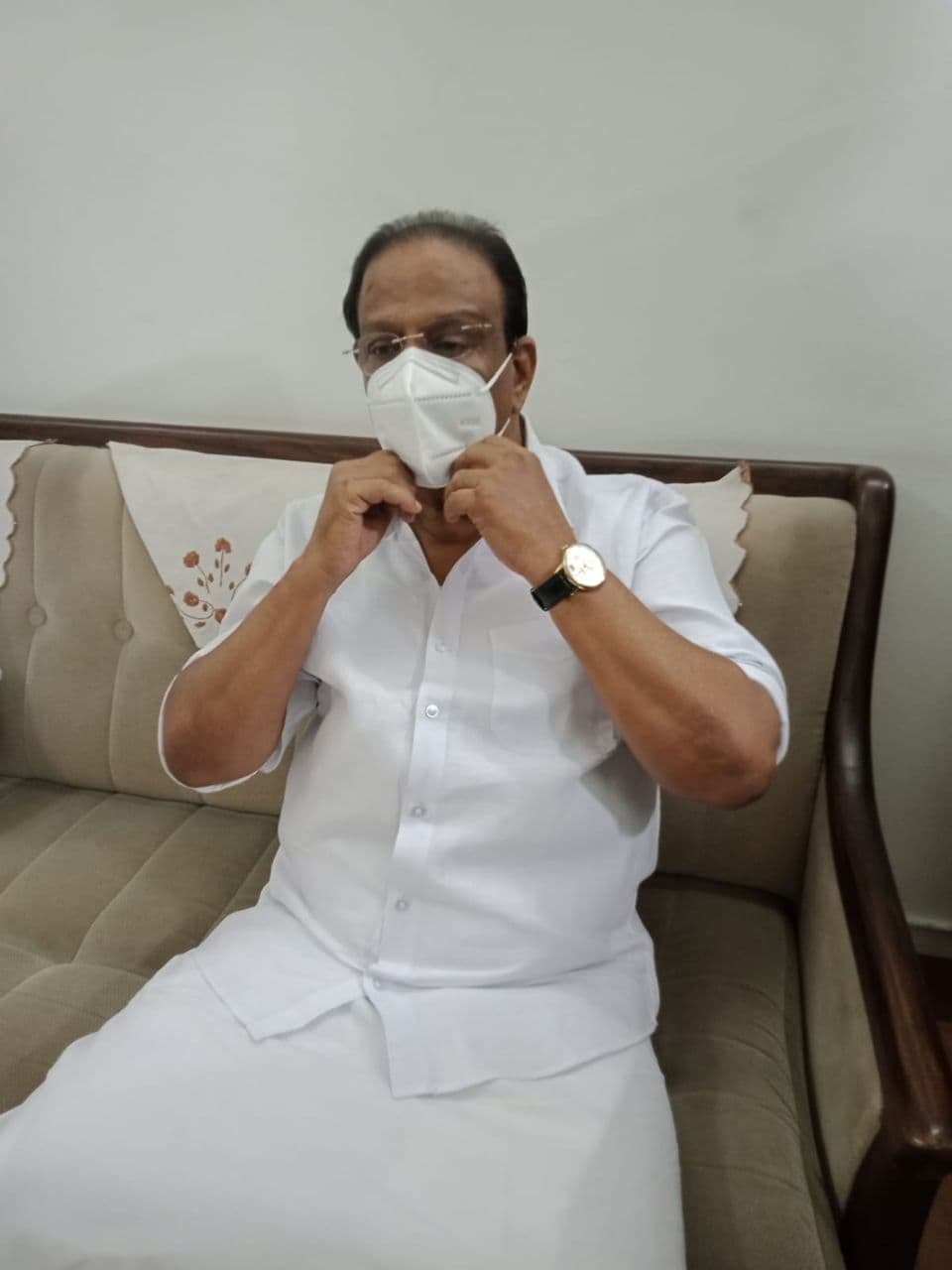 മുല്ലപ്പള്ളി രാമചന്ദ്രനെ കാണാനെത്തി കെപിസിസി പ്രസിഡന്റ് കെ സുധാകരന്‍