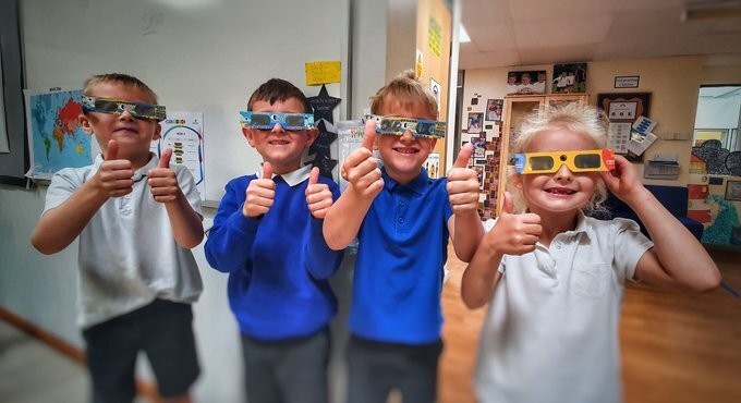 ഈ വര്‍ഷത്തെ ആദ്യ സുര്യഗ്രഹണം, ചിത്രങ്ങള്‍ കാണാം