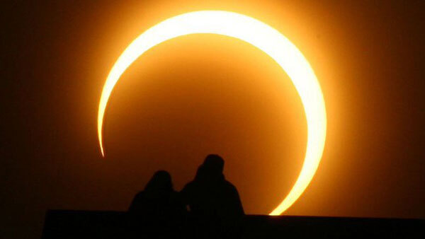 ഈ വര്‍ഷത്തെ ആദ്യ സുര്യഗ്രഹണം, ചിത്രങ്ങള്‍ കാണാം