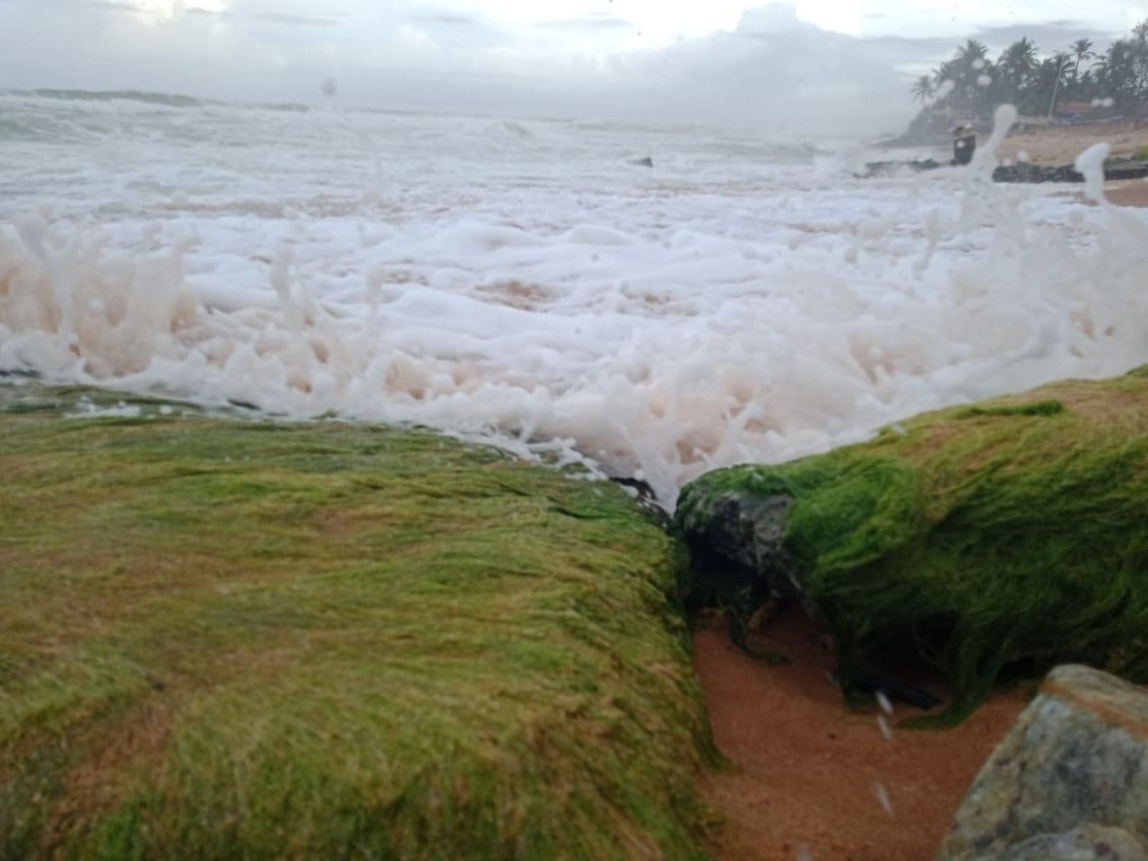  കടല്‍ക്ഷോഭത്തില്‍ തകര്‍ന്ന തിരുവനന്തപുരം ശംഖുമുഖം ബീച്ച്- ചിത്രങ്ങള്‍