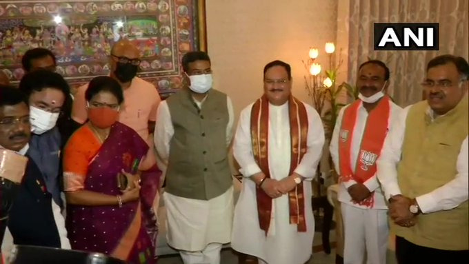 బీజేపీలో చేరిన ఈటల రాజేందర్... జేపీ నడ్డాను కలిసిన మాజీ మంత్రి