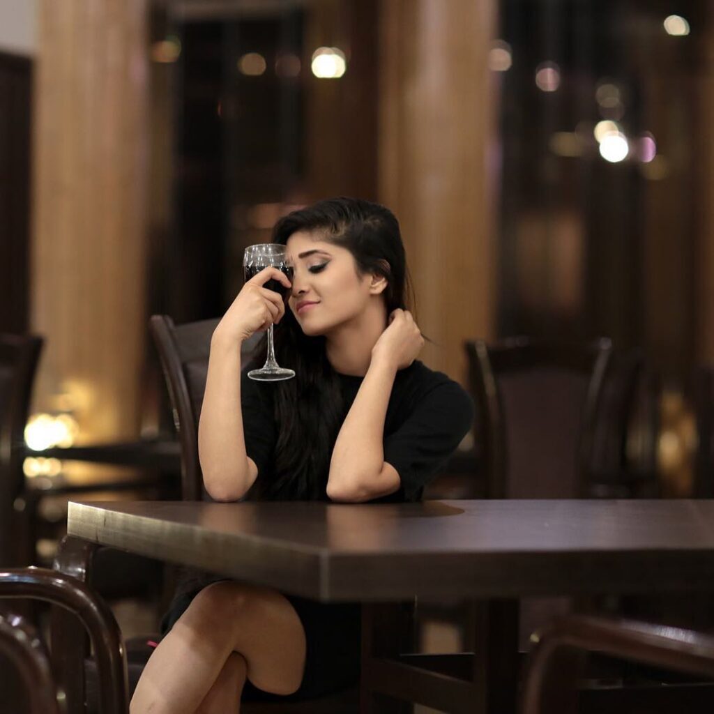  'ये रिश्ता क्या कहलाता है' एक्ट्रेस नायरा की एक दिन की सैलरी जानकर रह जाएंगे हैरान