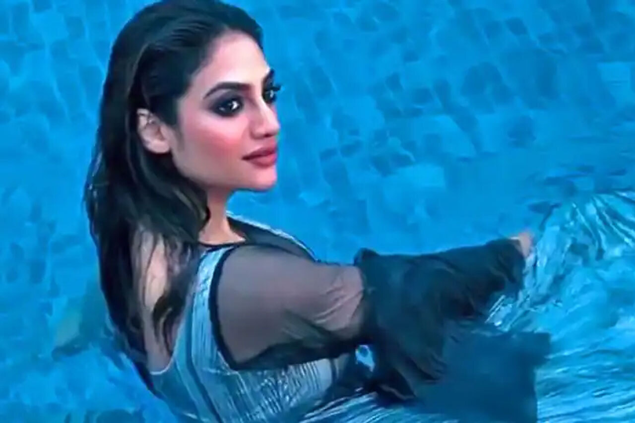 হট ফটোশ্যুটে নজর কাড়লেন নুসরত জাহান