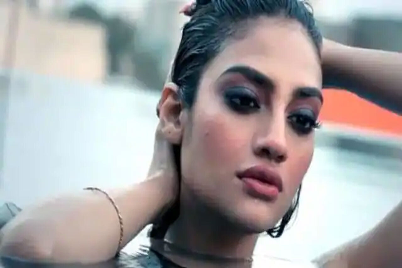 হট ফটোশ্যুটে নজর কাড়লেন নুসরত জাহান