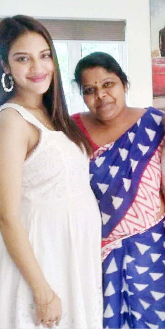 হট ফটোশ্যুটে নজর কাড়লেন নুসরত জাহান